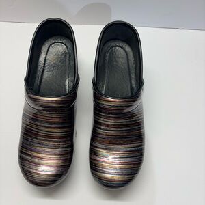 Stylish Multicolor Women's Clogs